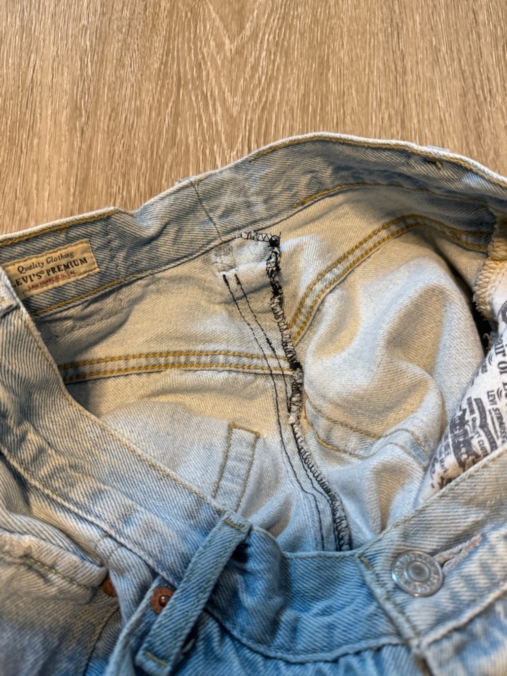 Levi’s 501 ‘90s Jeans Light Wash Straight Leg 27 Waist Vintage Style - Picture 12 of 15